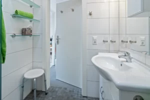 Ferienhaus Deichgraf in Dornumersiel Badezimmer